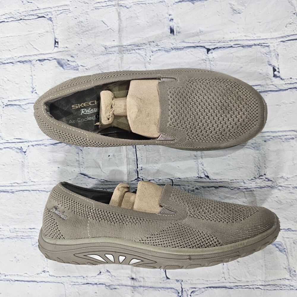 Skechers Womens Size Reggae Fest Willows Beige Slip On Loafer